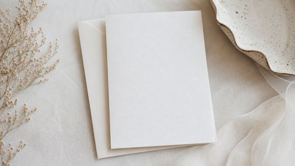 Faire-parts minimalistes : miser sur l’essentiel pour un effet maximal