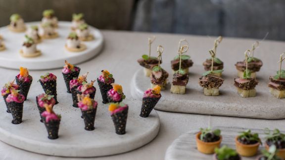 Mises en bouche insolites : surprendre ses invités dès le vin d’honneur