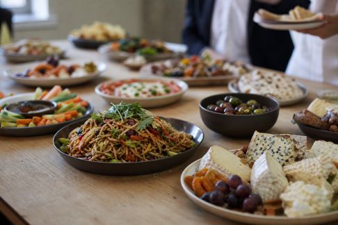 Traiteurs spécialisés : focus sur les cuisines du monde à la carte