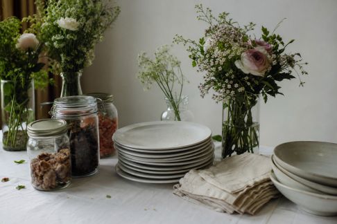 Comment gérer les restes après le mariage : dons, réutilisation et alternatives