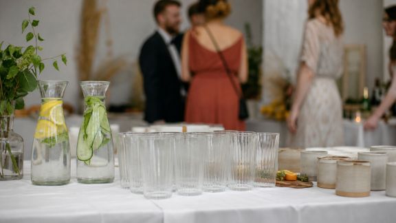 Comment gérer les boissons sans alcool pour un mariage réussi
