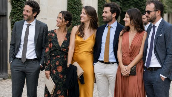 Mix & match : réussir un cortège aux tenues dépareillées