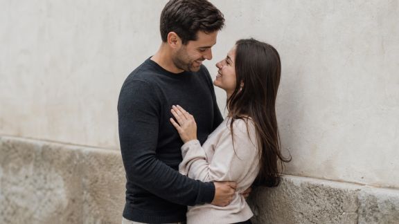 Conseils pour bien poser en couple devant l’objectif le jour J