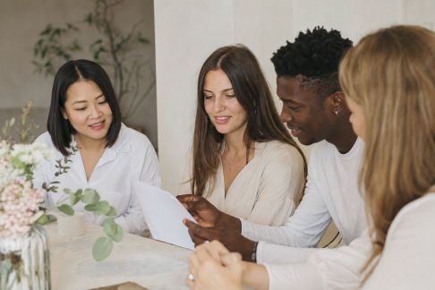 Sélectionner des prestataires multilingues pour un mariage international