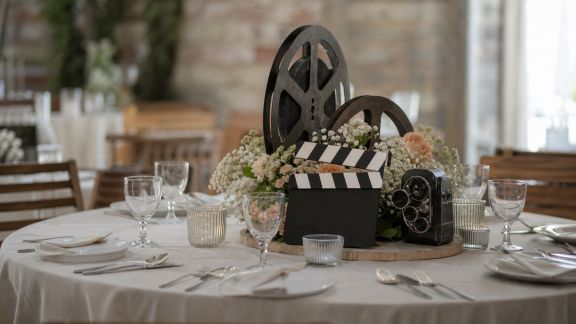 Décoration de mariage sur le thème du cinéma : idées pour une ambiance scénarisée